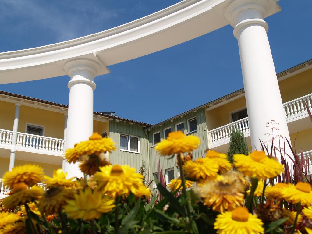 Kurhotel Kaiser Trajan บัดเกิกกิง ภายนอก รูปภาพ