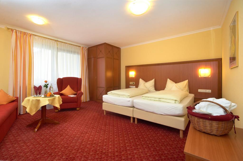 Kurhotel Kaiser Trajan บัดเกิกกิง ห้อง รูปภาพ