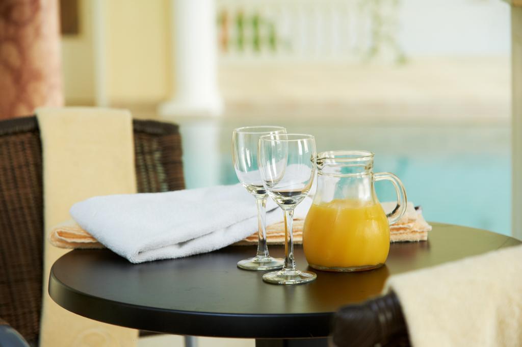 Kurhotel Kaiser Trajan บัดเกิกกิง ภายนอก รูปภาพ