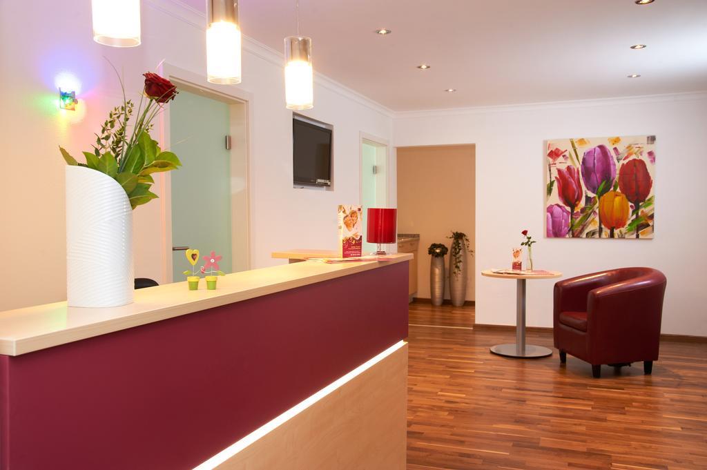 Kurhotel Kaiser Trajan บัดเกิกกิง ภายนอก รูปภาพ