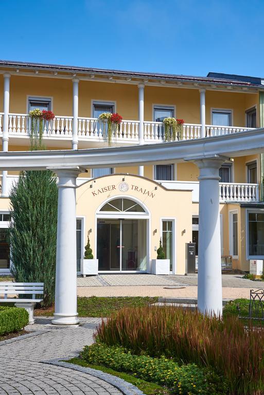 Kurhotel Kaiser Trajan บัดเกิกกิง ภายนอก รูปภาพ
